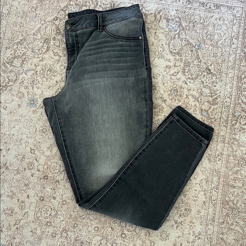 Maurices Women’s Dark Gray Skinny Jeans